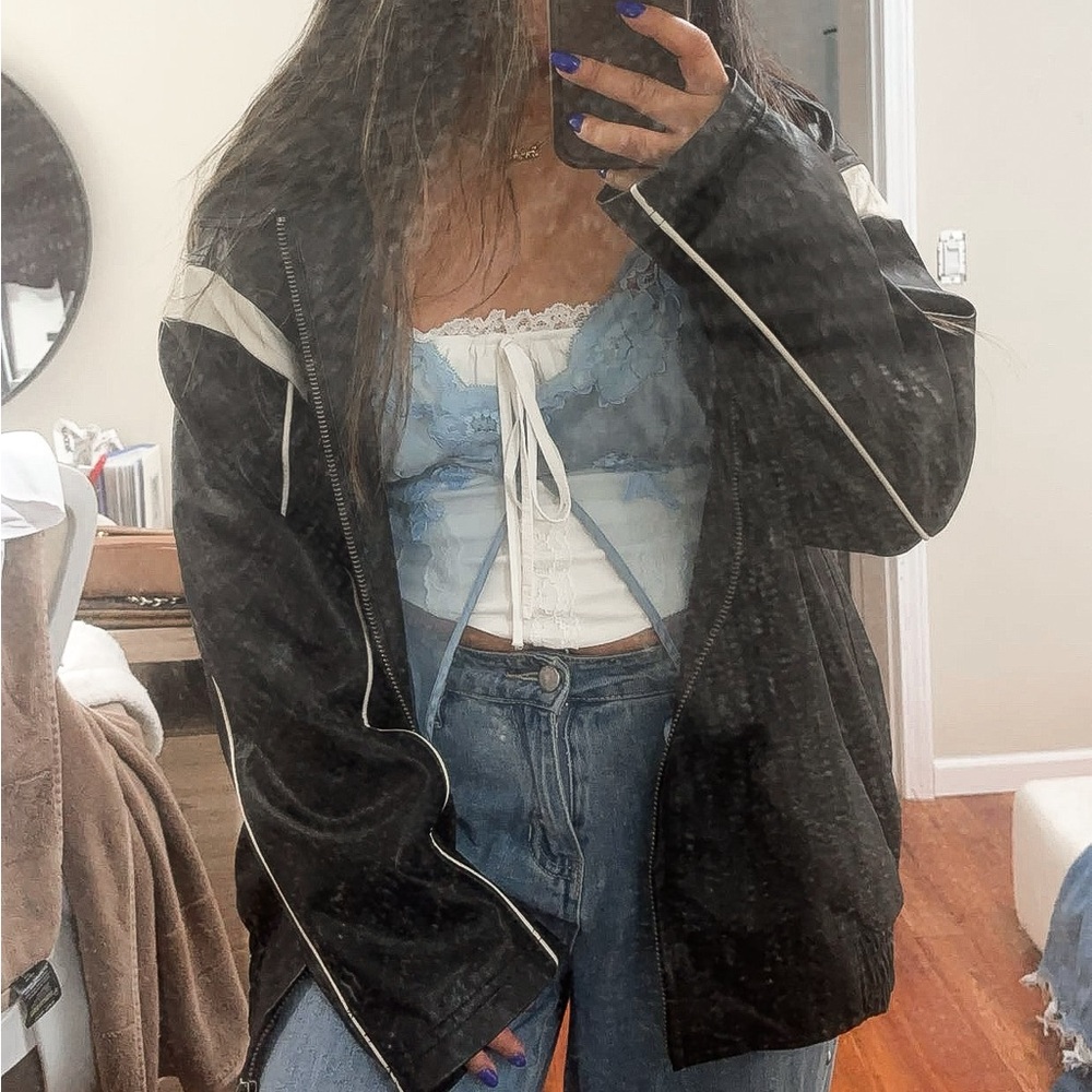 Cute clothes, vintage y2k name brands etc! Follow me on Dep0p @vangmadi